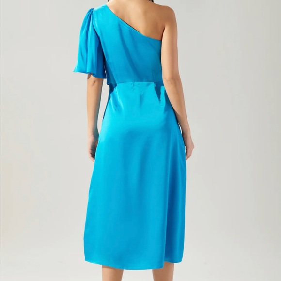 Gorgeous Sugarlips satin dress new with tags. - Picture 5 of 7